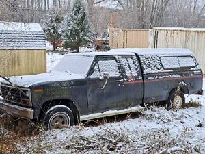 lot 609 image: Ford Pickup Truck