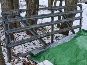 lot 619 image: Metal Gate