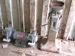 lot 609D image: Dayton 1-HP 3-Phase 33 Grinder 3Z144J with Stand