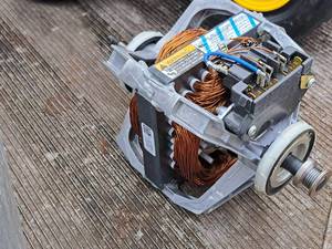 lot 795 image: 14-HP Dryer Motor