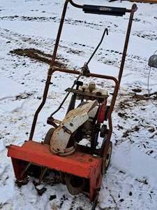 lot 799 image: 18 Snowblower