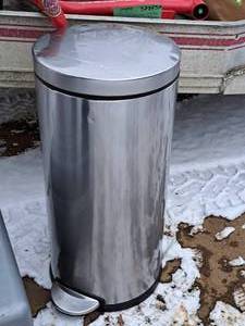 lot 801 image: Stainless Steel Step-Up Lid Trash Can