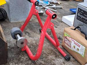 lot 804 image: Blackburn Track Stand Exercise Bicycle Mount