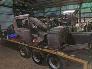 lot 607 image: Vintage Ford Model A