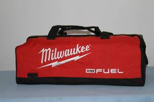 lot 59 image: Milwaukee Tool & Accessory Contractor Carrying  Travel & Storage Bag - Large - New
