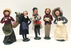 Lot of 5 BYERS CHOICE Caroler Figures