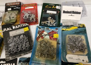 Large Lot of Brand New Miniature Metal Figures Soldiers etc