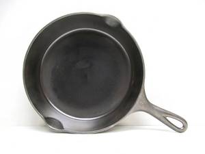 Beautiful Restored Vintage WAGNER Cast Iron Skillet Model 1058A