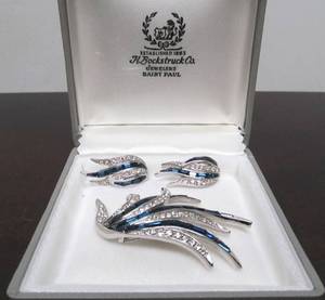 New or Like New Orig 1950s era Marcel Boucher Brooch &amp Earring Set