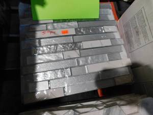 lot 56 image: (5) 12X12 BACK SPLASH TILES