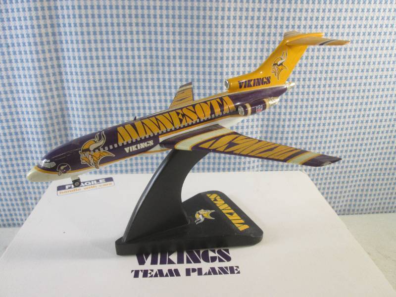 BS Minnesota Vikings Team Plane Boeing 727 100 Dicast Metal