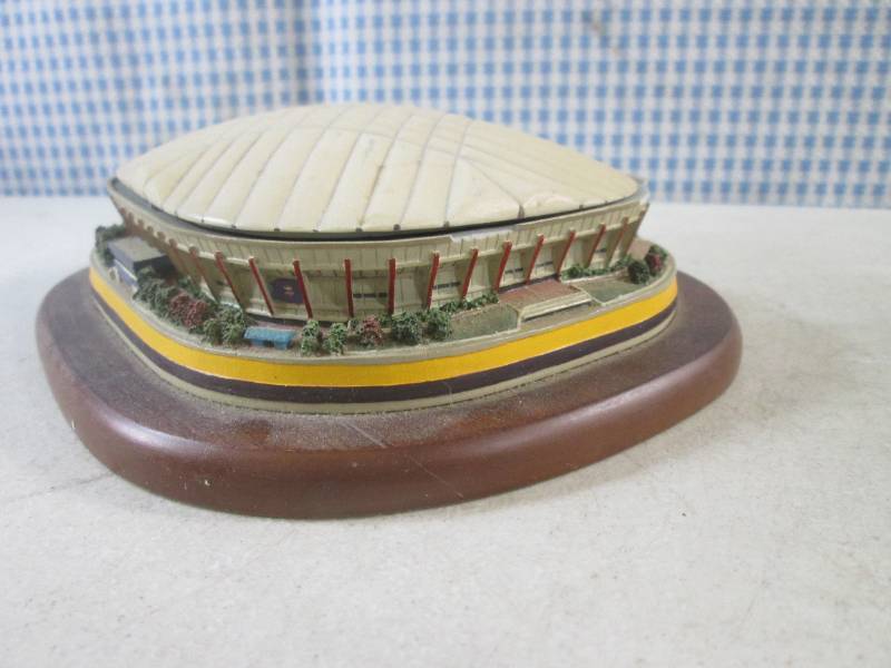 Danbury Mint Minnesota Vikings outlets H.H.H. Metrodome Replica Stadium