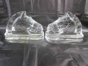 lot 20 image: (CNTR) Pair of Glass Horse Head Bookends