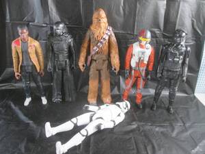 lot 31 image: (CS) Lot of 6 Star Wars Action Figures 11 - 13 14