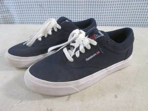 lot 39 image: (CS) Pair Reebok Classic Shoes Size 6 Look New