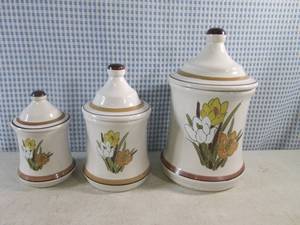 lot 44 image: (FS) Ceramic Canister Set 1025 - Only See 1 Chip Underside Largest Lid