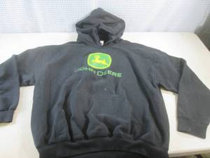 lot 54 image: (CS) John Deere Pull Over Hoodie Size XL