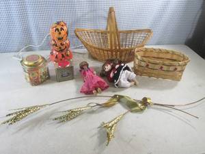 lot 65 image: (G-1) Assorted Decor...