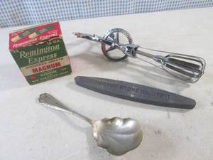 lot 66 image: (EC1) Assorted Vintage...