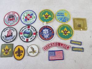 lot 68 image: (CNTR) Assorted Vintage Patches...
