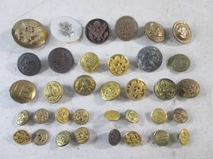 lot 72 image: (CNTR) Assortment of Military Buttons