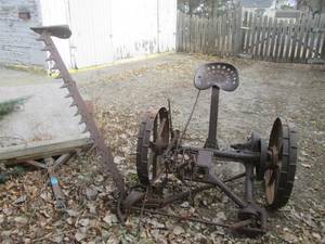 lot 74 image: (OUT) Antique McCormick Deering No.6 MB1435 Sickle Mower