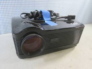 lot 118 image: (A-2) HD Projector - Powers On...