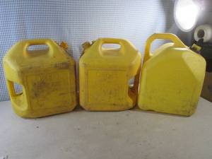 lot 190 image: (EW7) 3 - 5 Gallon Diesel Cans - No Spouts