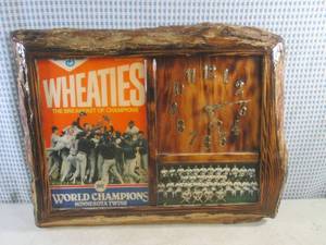 lot 221 image: (FS) Wheaties 1987 World Champions Minnesota Twins Clock 20 x 15 12
