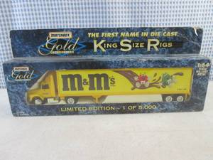 lot 235 image: (C-4) Matchbox Gold Collection M&ampMs Die Cast Metal 164 Scale 18-Wheeler in Box Limited Edition 1 of 5,000