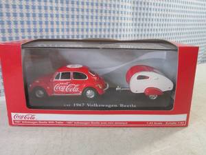 lot 253 image: (G-1) Coca-Cola 1967 Volkswagen Beetle with Trailer 143 Scale Diecast in Box