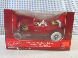 lot 281 image: (G-1) Coca-Cola 1929 Ford Roadster 125 Scale Die-Cast Metal Replica in Box