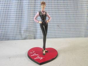 lot 293 image: (BS) I Love Lucy The Matchmaker Figure from the I Love Lucy 65th Anniversary An Episode of Fashion Collection 7 12 Tall