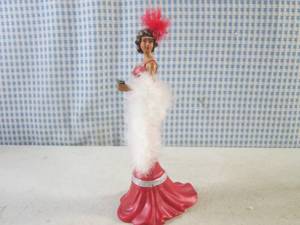lot 331 image: (CSB) Satisfying Cheers from the Jazzing It Up With Coca-Cola Collection 7 14 Tall