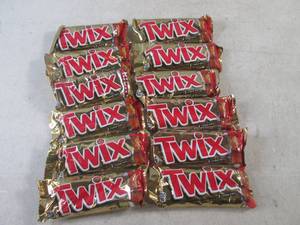 lot 398 image: (B-3) 12 Twix Candy Bars Best by Aug 2023