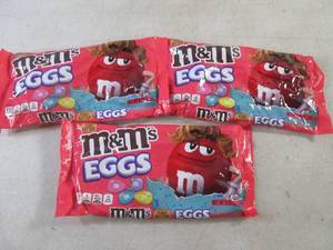 lot 401 image: (B-2) 3 Bags Peanut Butter M&ampMs Eggs Best by Oct 2023