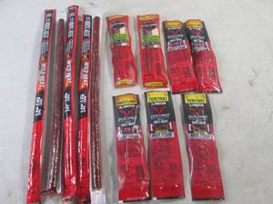 lot 426 image: (EC2) 12 Assorted Jack Links Snacks Past Date