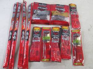 lot 428 image: (EC2) 12 Assorted Jack Links Snacks Past Date