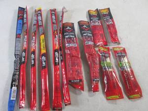 lot 430 image: (EC2) 12 Assorted Jack Links Snacks Past Date