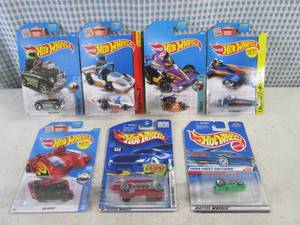 lot 450 image: (EC1) Assorted Hot Wheels in Packaging