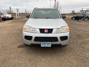 lot 9 image: 2006 Saturn Vue