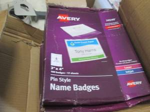 5 boxes Avery Pin Style Name Badge ...