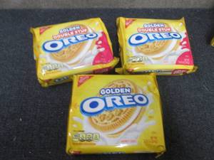 3 pks Golden Oreos...