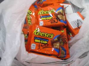 12- 1.3 oz Reesess Big Cup...