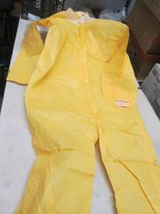 Case of 25 Lakeland Large Disposabl...