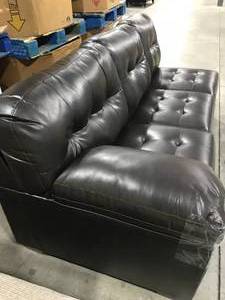 lot 109 image: LEFT ARM FACING SECTIONAL SOFA PIECE