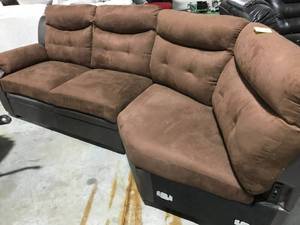 lot 112 image: LEFT ARM FACING SECTIONAL