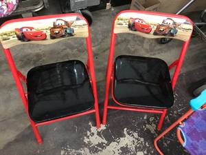 lot 9 image: KIDS FOLD UP CHAIRS