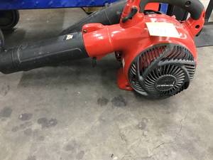 lot 21 image: CRAFTSMAN 25CC BLOWER