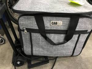 lot 25 image: SEWING MACHINE ROLLER BAG